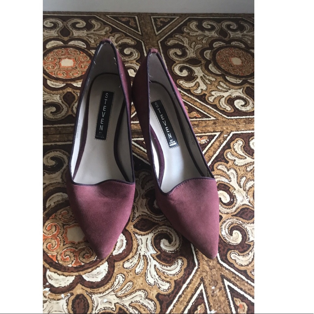 Steven Madden burgundy pumps